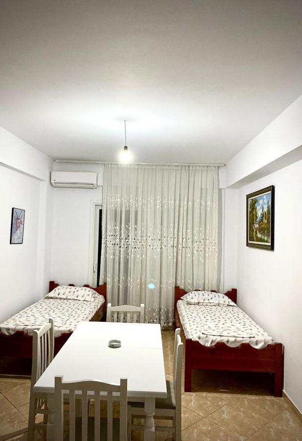 Honey Apartment Near Port Of Saranda Eksteriør billede